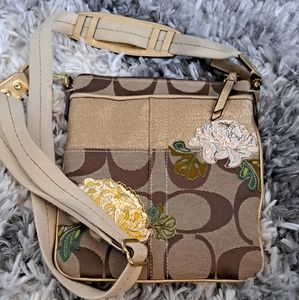 LIKE NEW COACH CROSSBODY